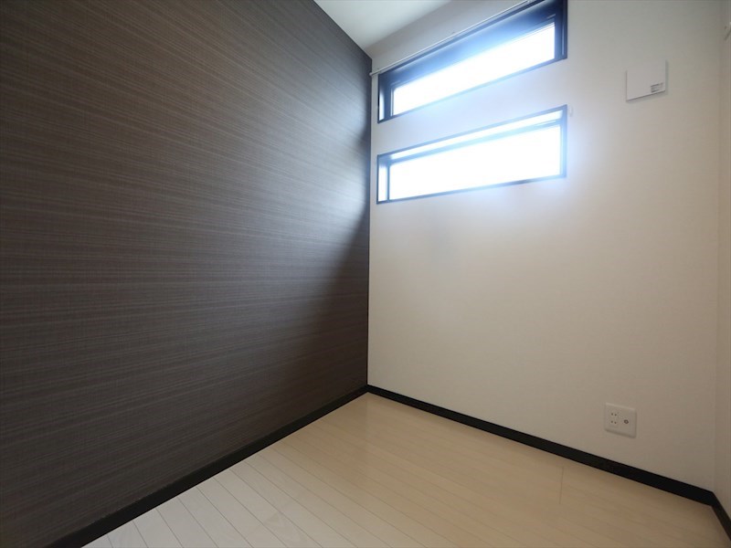 ＲＥＧＡＬＥＳＴ浅間町 ＬＤＫ9.1帖　洋室3帖　つなげても仕切っても使えます