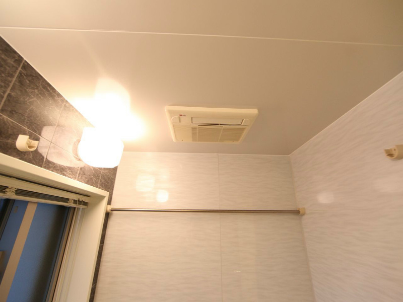 レジディア泉 浴室暖房乾燥機　24時間換気機能付バスルーム
