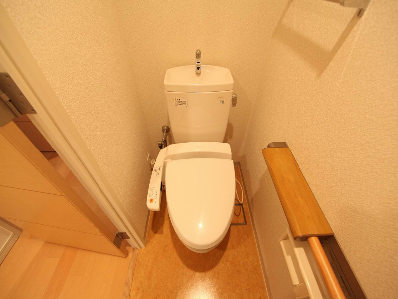レジディア泉 温水洗浄暖房便座付トイレ