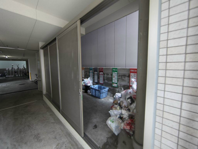 ライブコート丸の内 敷地内ごみ置き場