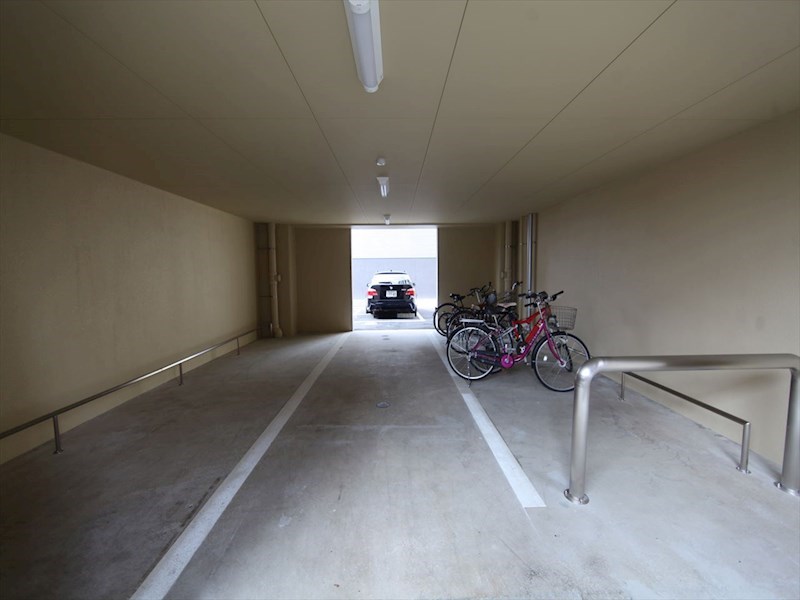 プレイズシード桜山 屋根付き駐輪場