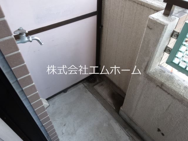 スカイコールほうねん バルコニー　室外洗濯機置場