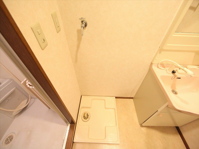 ネィフィオーレ 室内洗濯機置き場（洗濯機ご用意できます）