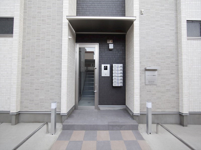 ハーモニーテラス城東町II エントランス　オートロック完備