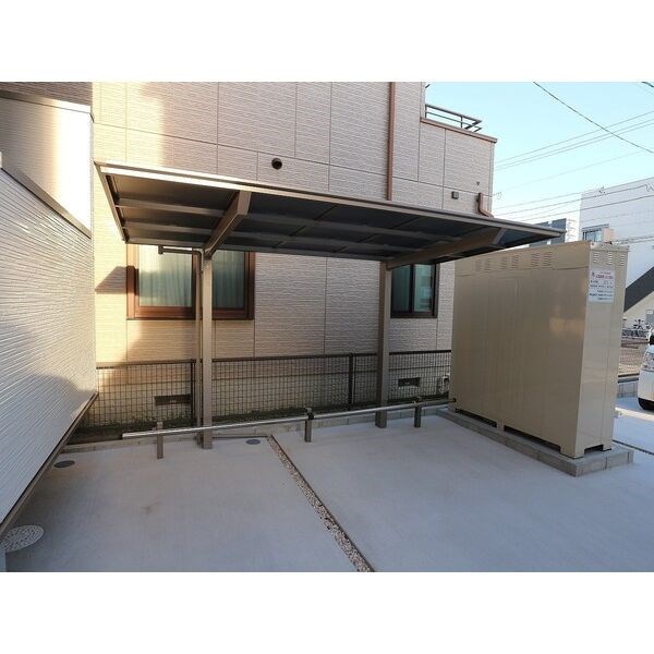 Ｇｒａｎｄｔｉｃ　Ｄ 屋根付き駐輪場