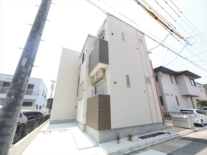 カーサルーチェＷ 外観　デザイナーズ　ロフト付物件