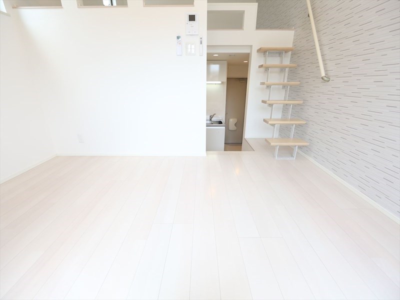 カーサルーチェＷ 洋室6.4帖　上段ロフト6.5帖（収納・部屋でも使えます）