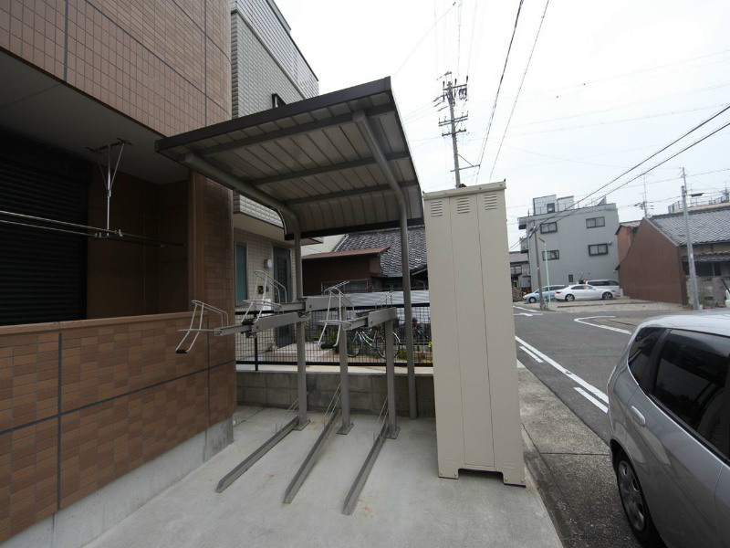 グランドールIII（グランドールスリー） 屋根付き駐輪場