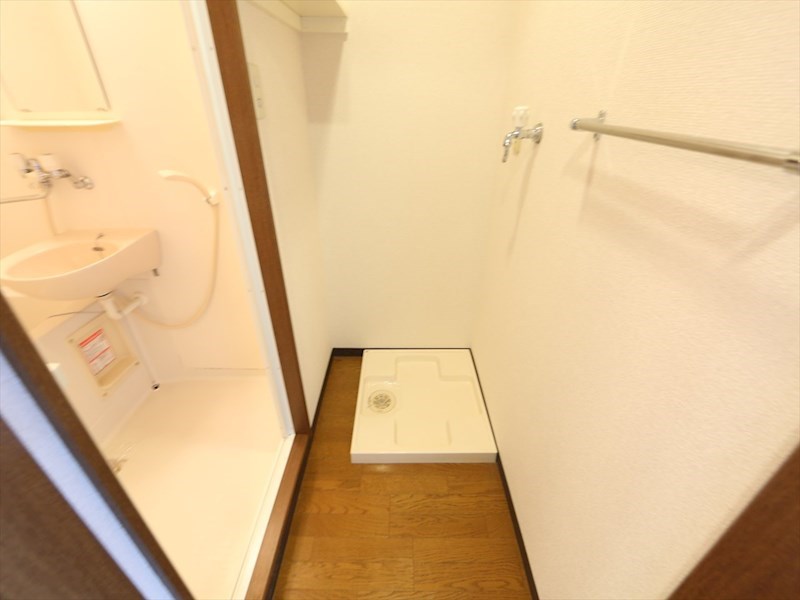 フジハイツIII 脱衣所　室内洗濯機置き場　洗濯機ご用意できます