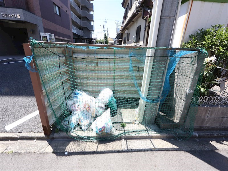 フジハイツIII 敷地内ゴミテーション