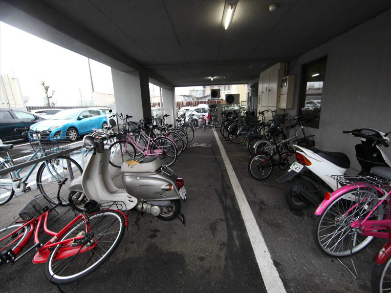 フィレンツェ名駅 屋根付き駐輪場