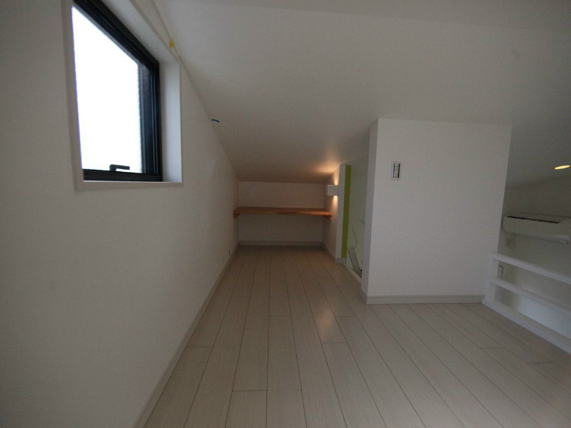 イーストクレッセント ロフト4.7帖（収納としてもお部屋しても使えます）