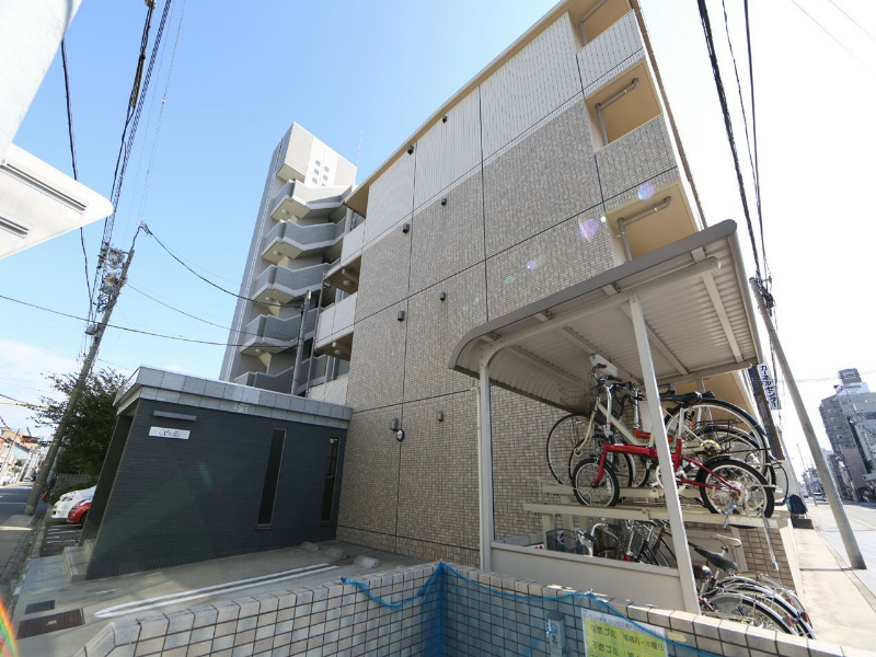 外観　オートロック　駐輪場有り