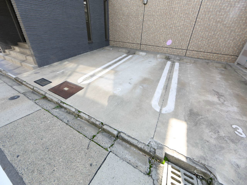 Ｓｔｅｌｌａ（ステラ） 敷地内平面駐車場