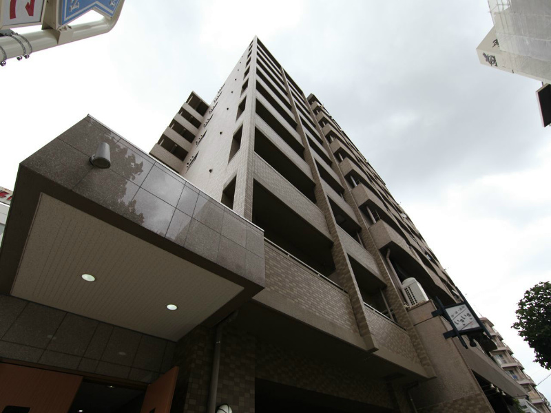 外観　オートロック防犯カメラ　全部屋角部屋