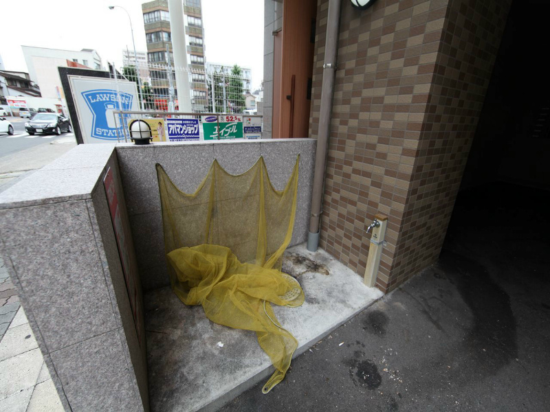 サンシアルザ上前津 敷地内ゴミ置き場