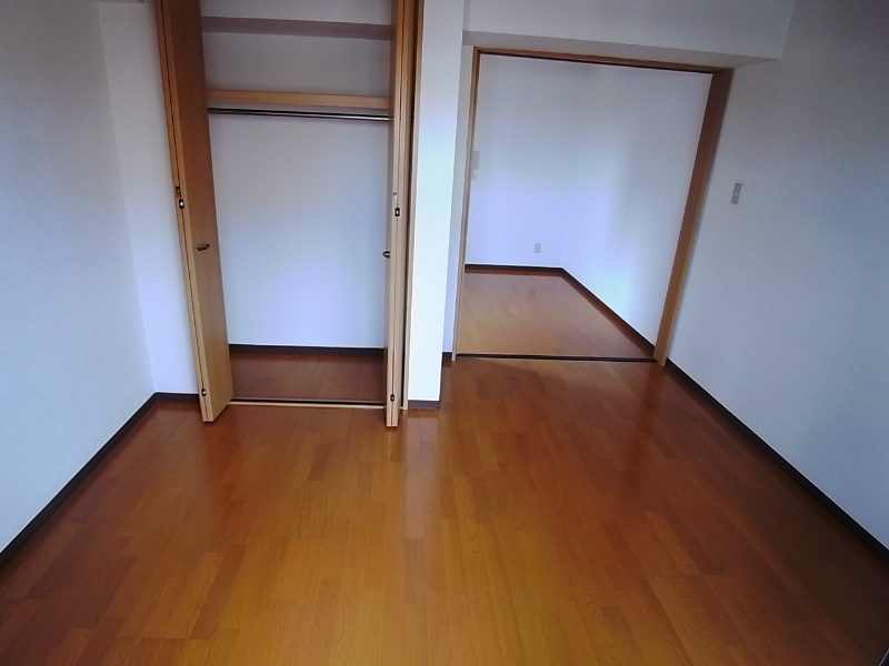 サンシアルザ上前津 クローゼット付（収納充実してます）