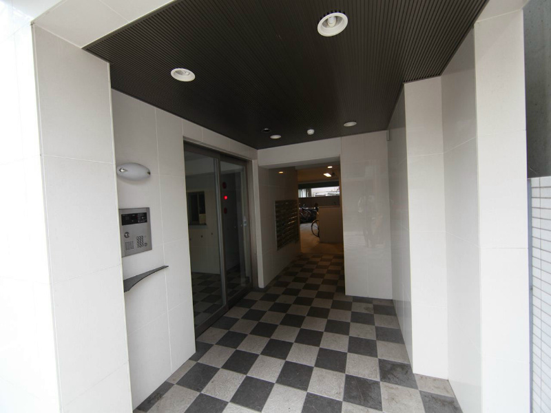 ＡＨマンション泉 オートロック宅配ボックス屋根付き駐輪場