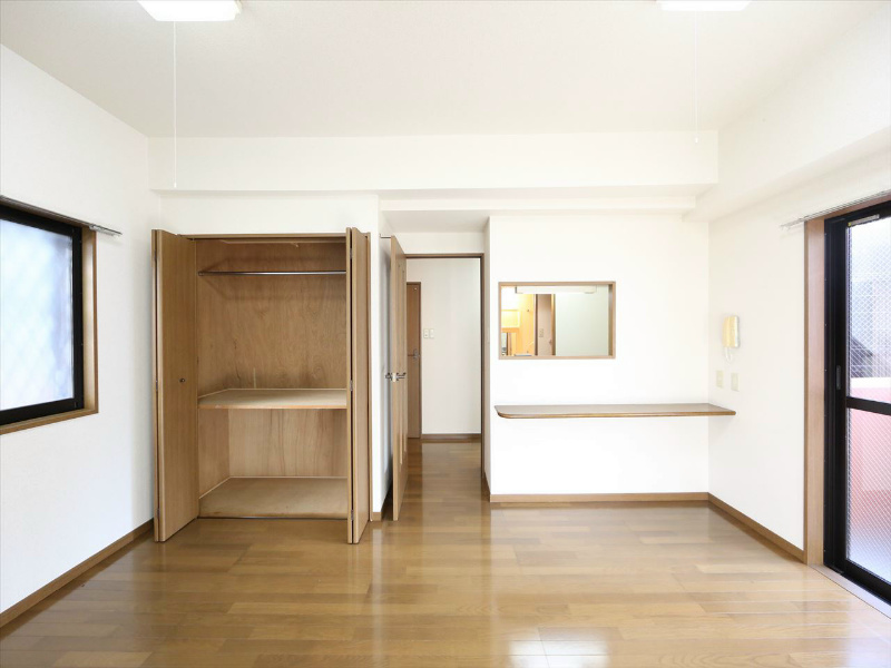 クオン千原 洋室10帖　クローゼット（収納充実してます）