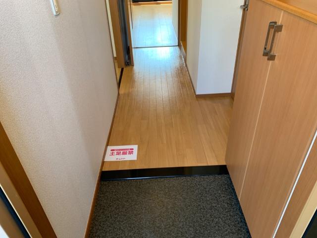 ガーデン仲田 玄関