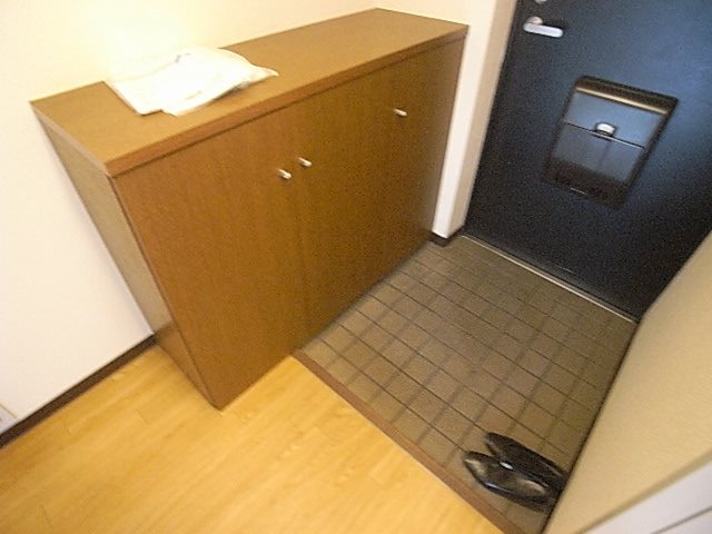 オーローラル広見 玄関