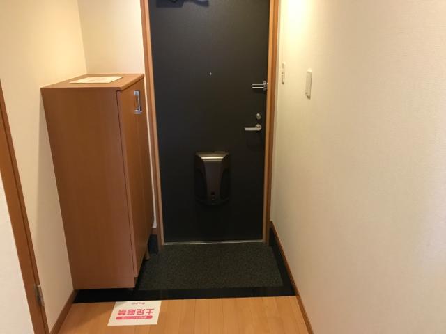 ガーデン仲田 玄関