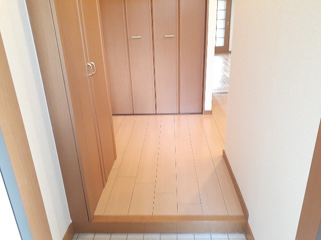 レジデンス高道 玄関