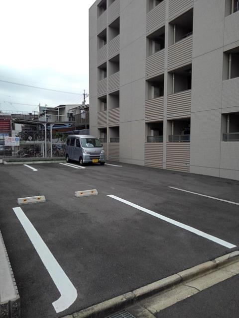 グランツ堀田 駐車場