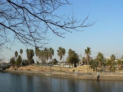 トロワ　ブリランⅢ 荒子川公園まで480m