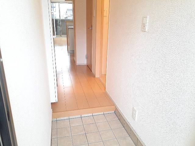 ファミ－ユ　メゾン 玄関