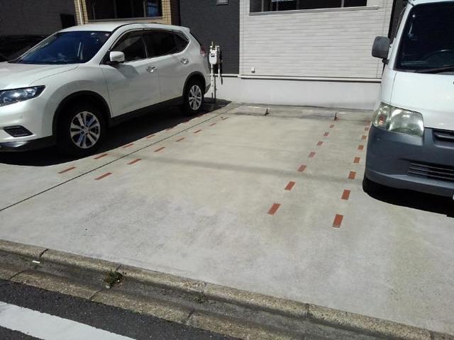 アンジュ 駐車場