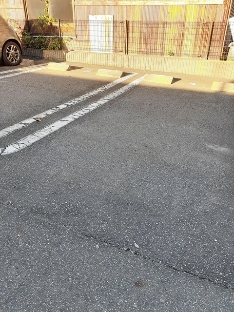 ジュネス大高 駐車場