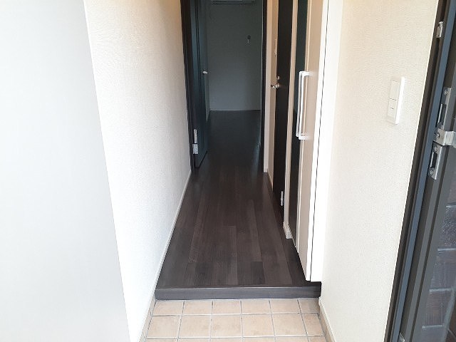 エレガンス牛立 玄関