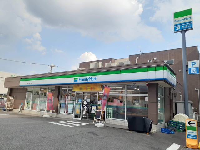 ドミール本城 ファミリーマート本地通三丁目店まで649m