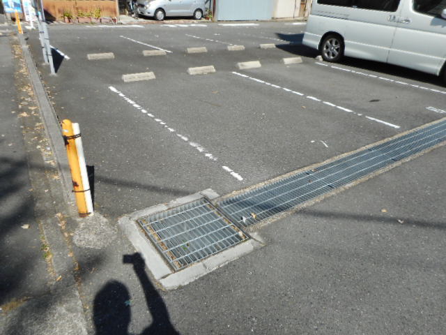 サニーコート月島 駐車場
