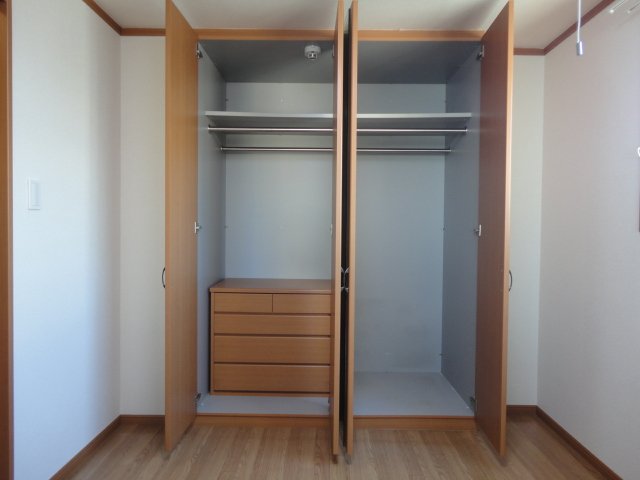 ルミナスハイム 北洋間　クローゼット