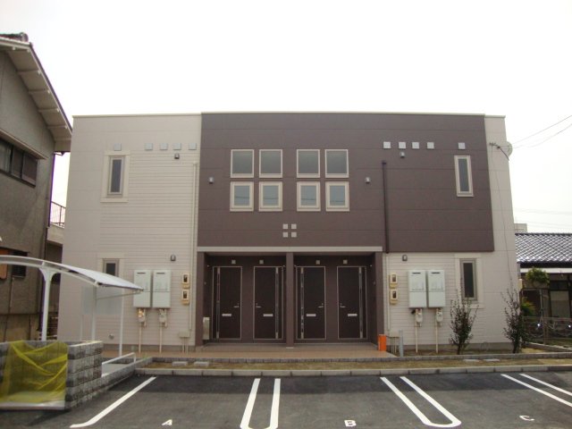 クリーク　メゾン 外観写真（昼）