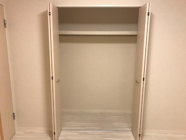 プレザンス・カメリア クローゼット