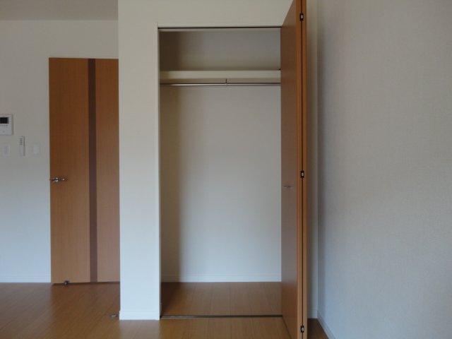 クレシア神野 洋間クローゼット