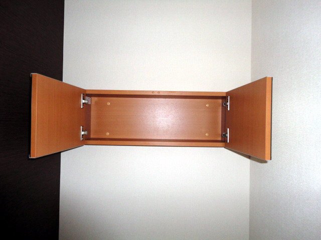 クレシア神野 トイレ収納棚