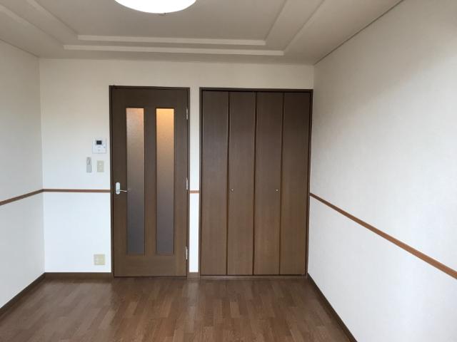 アヴィニョン 洋室