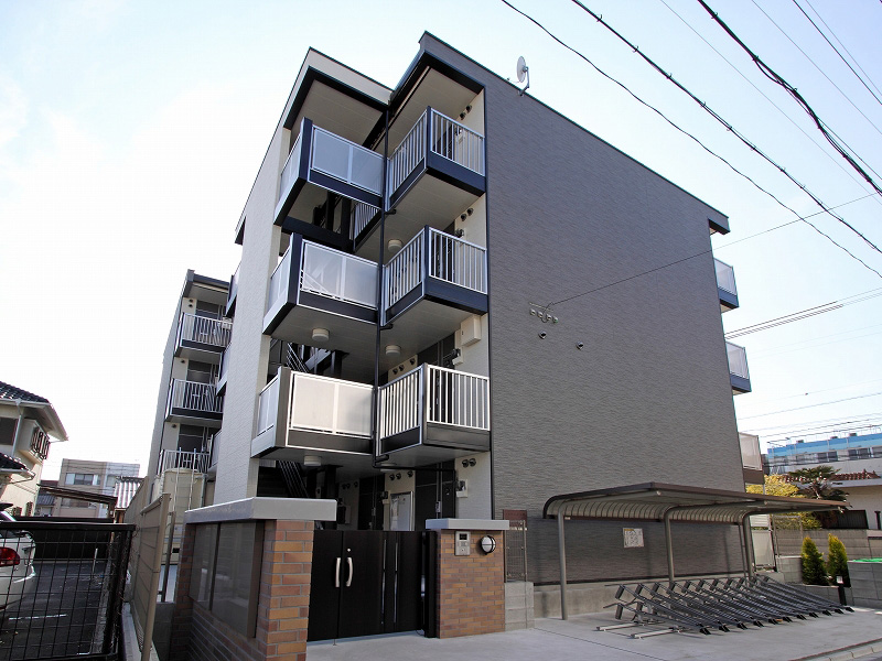 レオパレス中島町 外観
