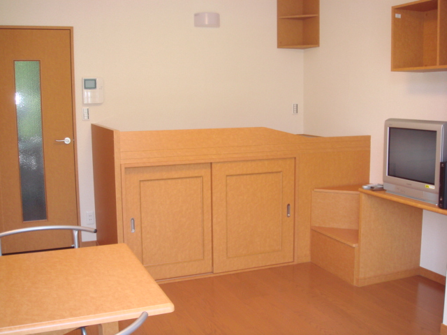 レオパレスサンガーデン 収納ベッド付のお部屋です