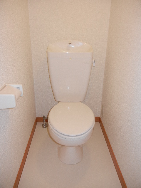 レオパレスひまわり 清潔感のあるトイレ