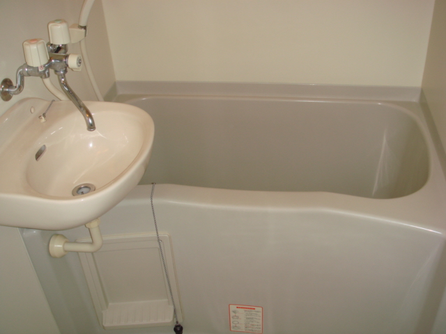 レオパレス芳野 お風呂　トイレ別です。