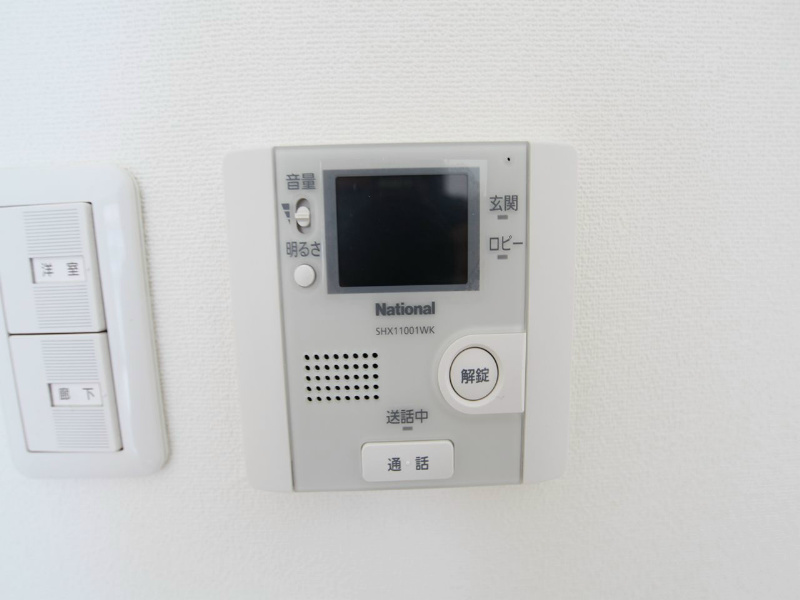 シェリールエヴァン ＴＶモニター付インターホン　オートロック開錠できます