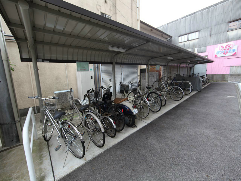 シェリールエヴァン 屋根付駐輪場