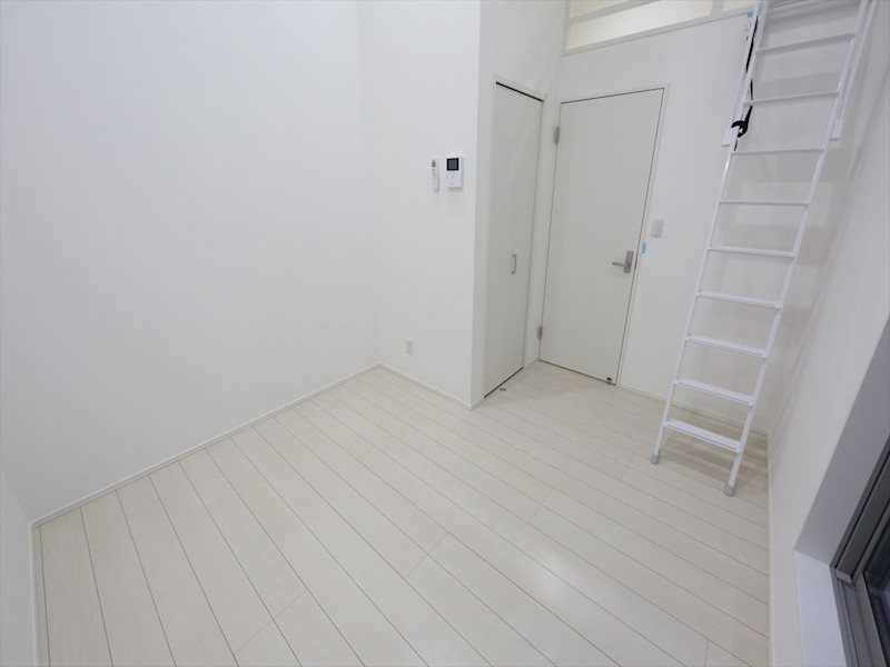 Aube鈍池町（オーブ鈍池町） 洋室5.8帖　ロフト4.6帖（収納でも使えます）