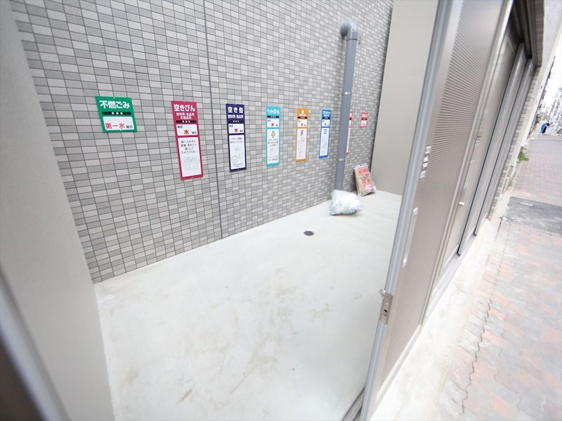 エスリード上前津エアスタ 敷地内ゴミ捨て場