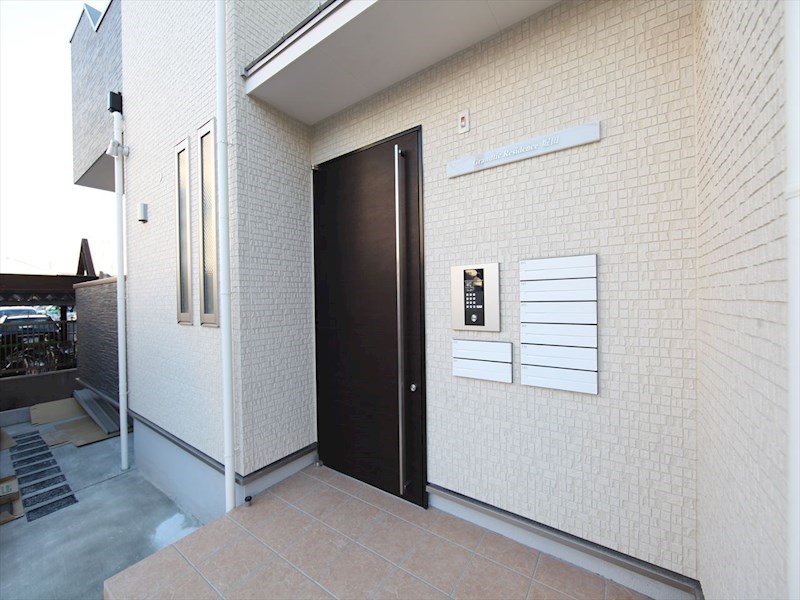 Ｇｒａｎｄｔｉｃ　Ｒｅｓｉｄｅｎｃｅ堀田 エントランス　オートロック　防犯カメラ